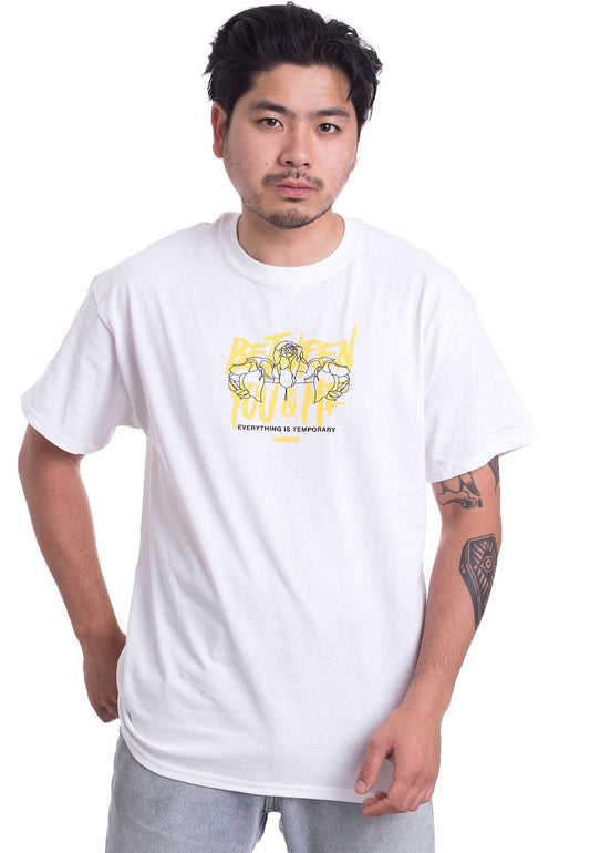 Between You & Me - Vase White - T-Shirt | Men-Image